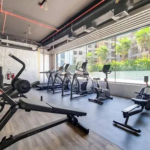 Stylish Brand New Studio In Pantheon Elysee 2 In The Heart Of Jvc Holiday home